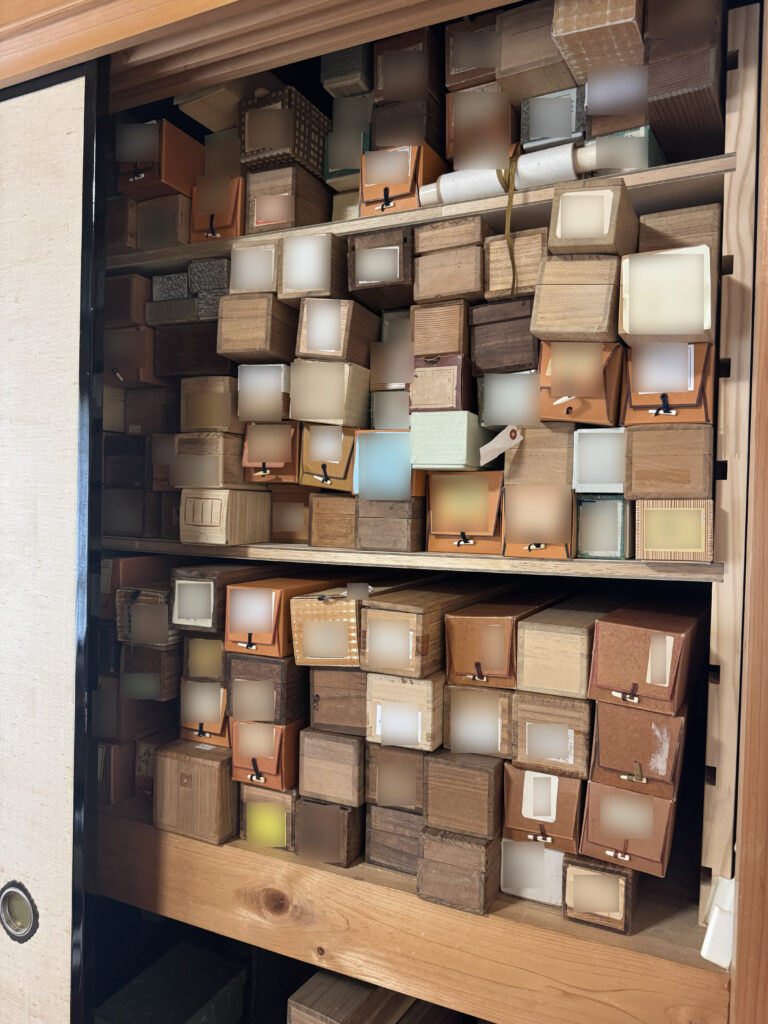 高知
骨董屋
出張買取
鑑定無料
査定無料
出張費無料
現金買取
空き家片付け
遺品整理
コレクション整理
着物買取
こっとうアンティークやまもと